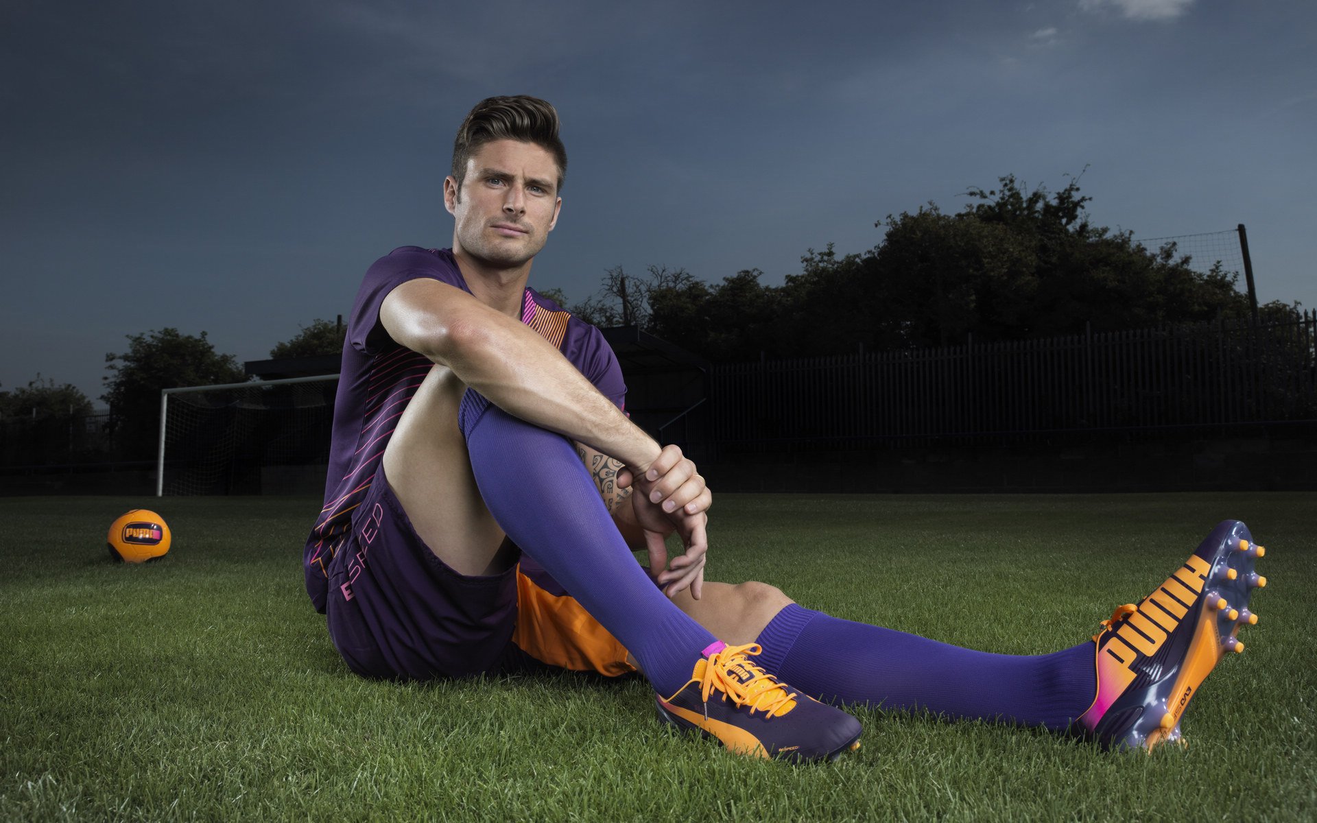 世界杯：少年边锋赛后第一时间打电话给母亲分享进球 被镜头完整记录