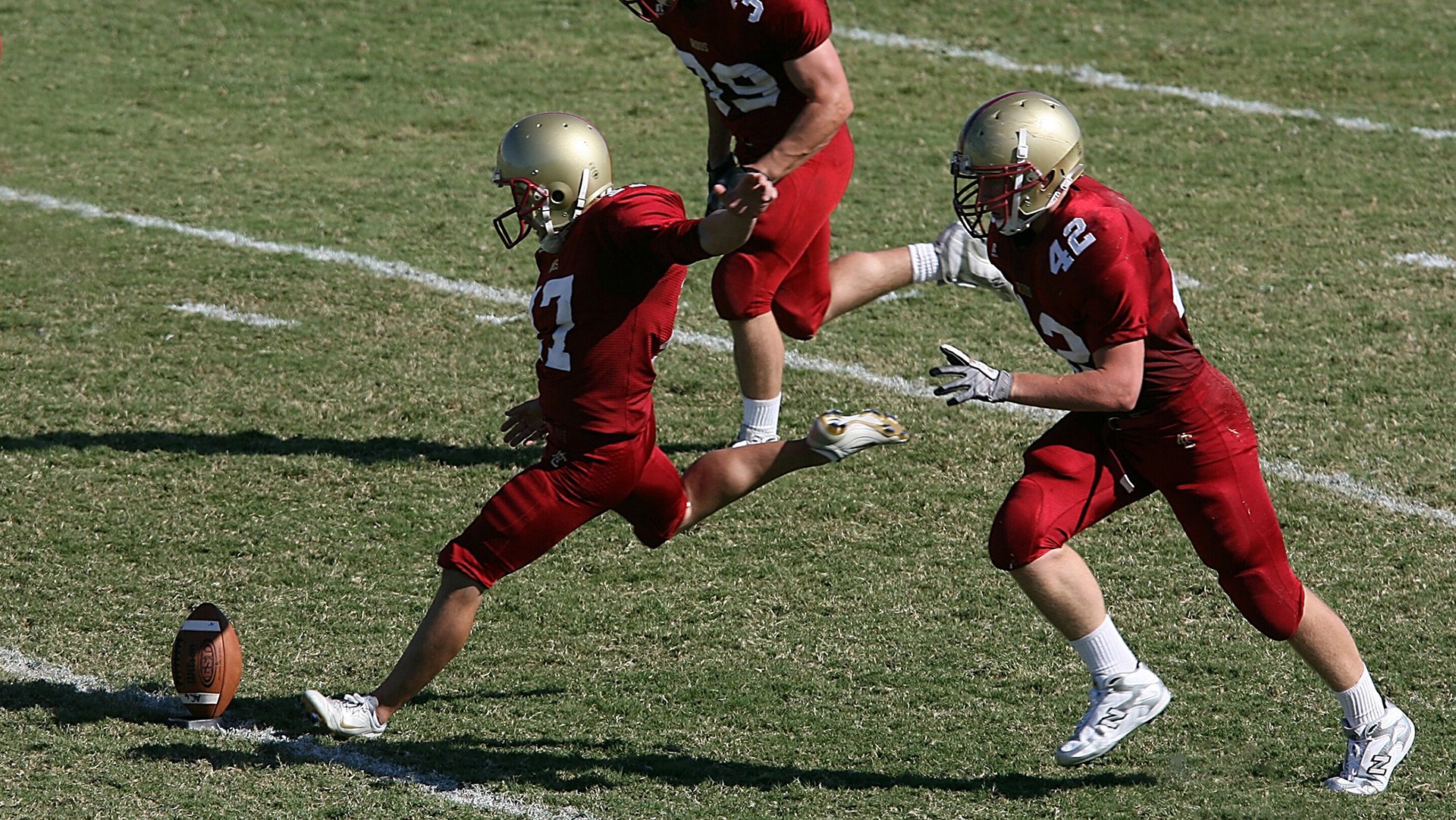 东亚杯足球赛决赛 日本2比1战胜韩国 四度捧杯加冕“东亚之王”